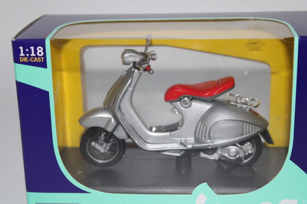 Lot De 6 Miniatures Vespa 1/18 Par Maisto - Occasion - Collection