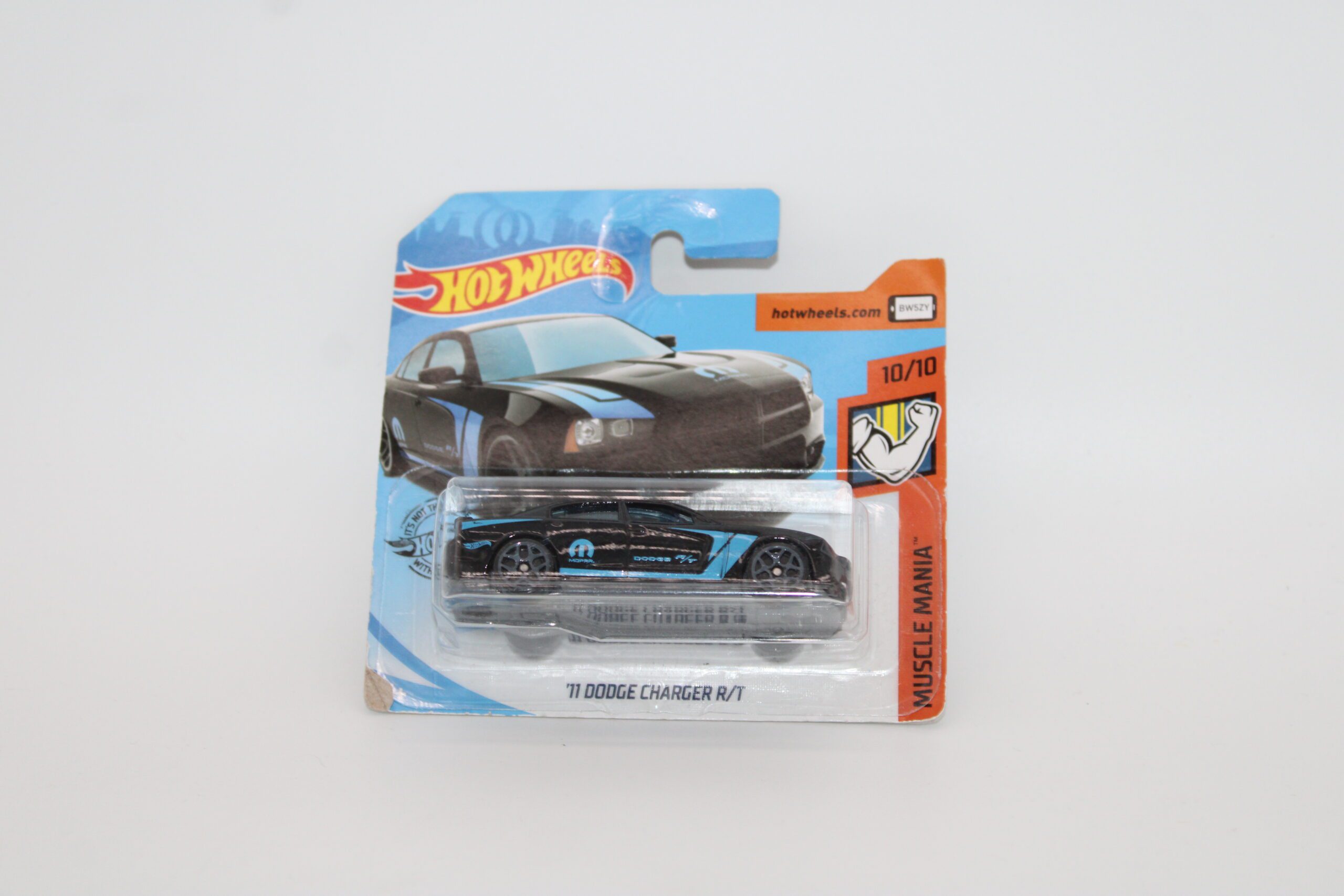 Hot Wheels '70 Dodge Charger R/T Muscle Car Die-Cast - 1:64 Scale, Blue, Muscle Mania Series Short Card